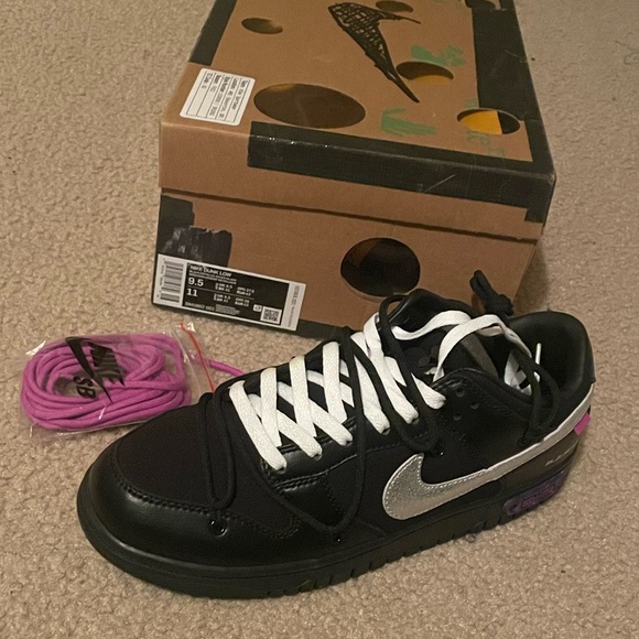 Nike Other - Nike dunk lot 50 size 9.5 w extra laces